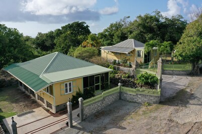The Yellow Retreat, - Cabin Vacation Rental