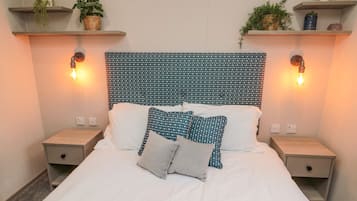 2 bedrooms, individually decorated, individually furnished, free WiFi