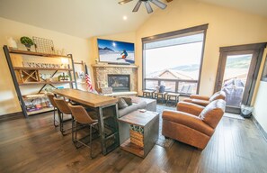 Premium Townhome, 4 Bedrooms, Hot Tub, Mountain View (Alders 58 Outpost) | Exterior
