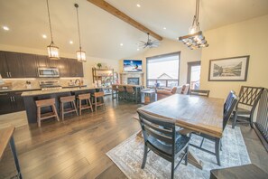 Living area - Alders 58 Outpost (Keystone)