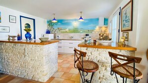 Private kitchen - Pretty villa close to beaches and cycle paths (LA COUARDE SUR MER)