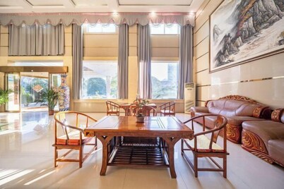 Shiqian Quandu Hotel