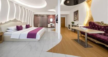 Shiqian Quandu Hotel