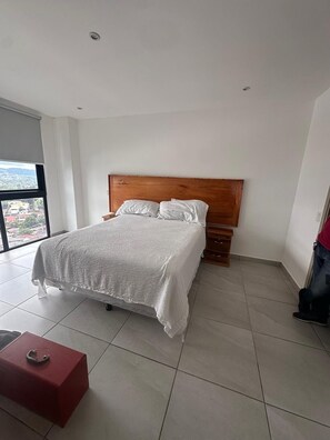 3 bedrooms, in-room safe, iron/ironing board, free WiFi