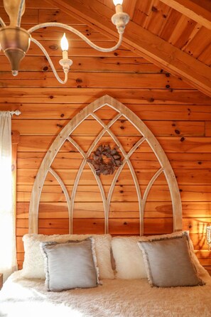 5 عدّة غرف نوم ومكتب ومكواة/لوح كي وسرير سفر