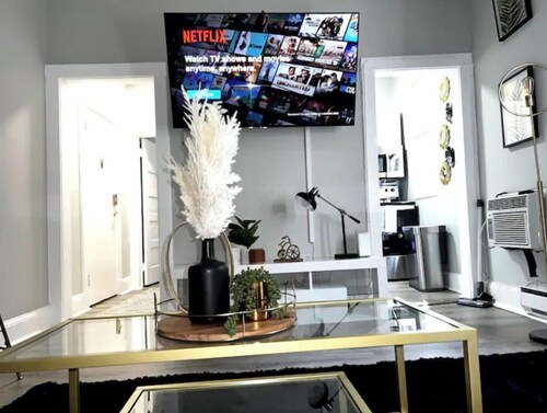 Location, Location, Location - National Cathedral & more with FREE PARKING