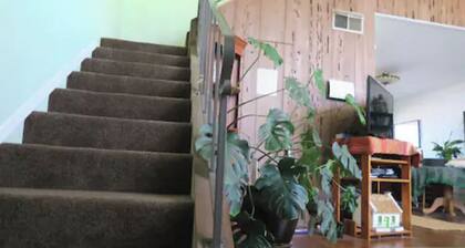 Cozy & Comfortable Two Story Townhouse