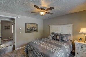 2 habitaciones, tabla de planchar con plancha, wifi y ropa de cama 