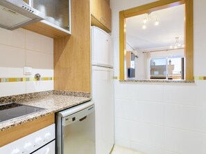 Microondas, horno y lavavajillas 