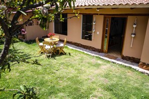 Outdoor dining - Adobe house close to all the attractions of the Sacred Valley (Urubamba)