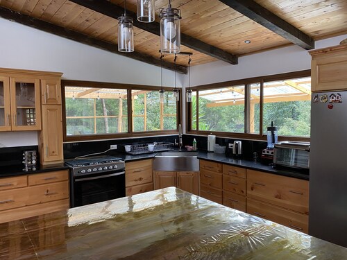 Comfortable Cottage for Groups on 2 acre Homestead