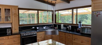 Comfortable Cottage for Groups on 2 acre Homestead