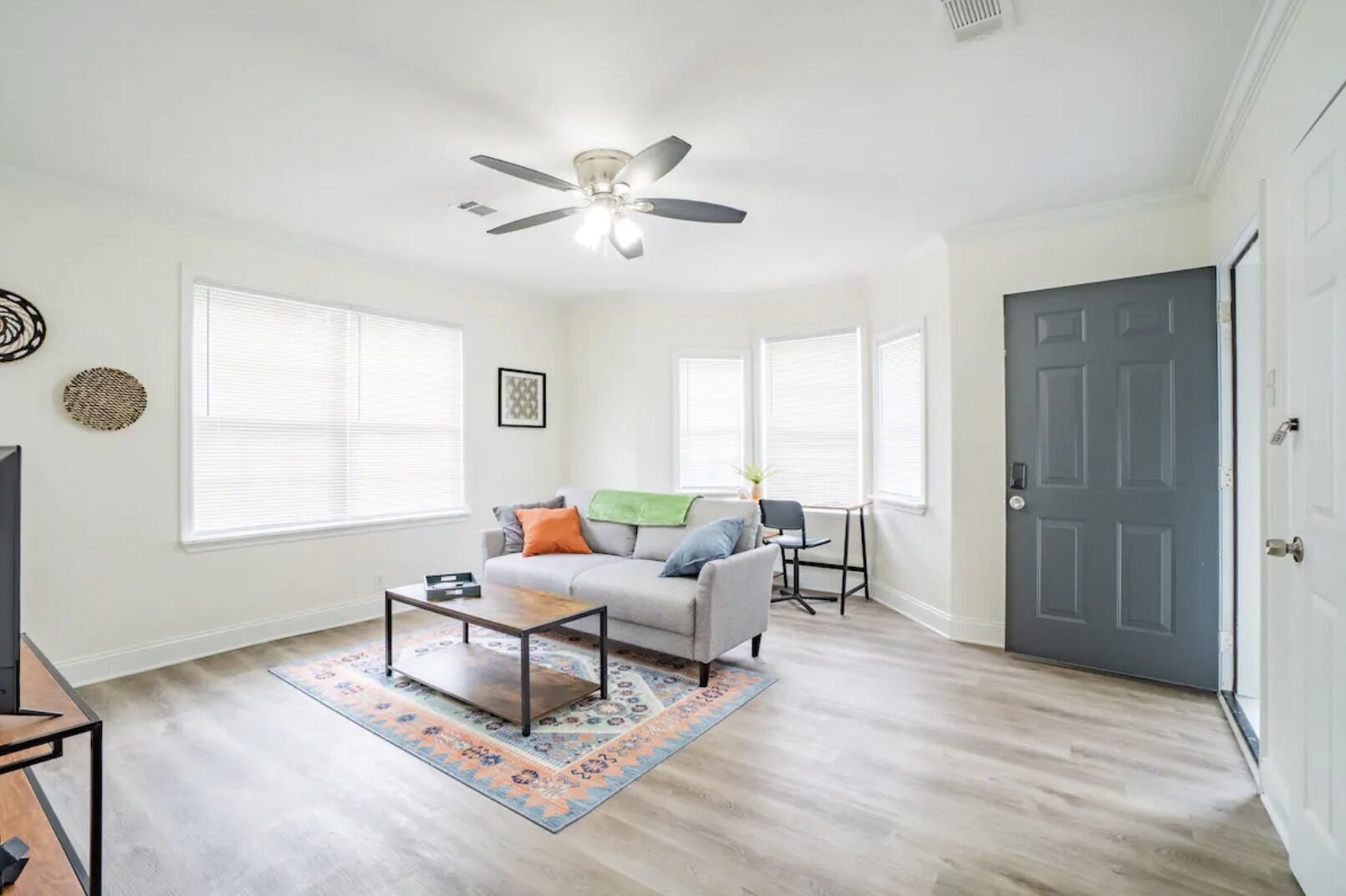 Cheerful home close to Overton Park & Zoo!