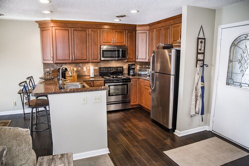 🌄 Resort Vacations at Fairfield Glade TN Best View on the Lake 2 bedroom /2 bathrooms