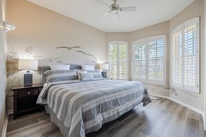 3 bedrooms, iron/ironing board, travel cot, WiFi - Kayaks, Heated Pool, Sunsets on the Dock - Port Royal - Roelens Vacations (Cape Coral)