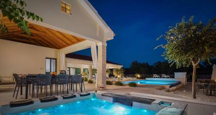 Pet friendly home in Oklaj with sauna