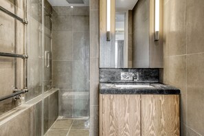 Hair dryer, towels