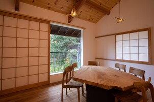 Basic House | Living area