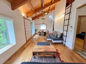 Interior detail - Casa Balena (Hakuba)