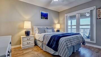 3 chambres, bureau, fer et planche à repasser, lit de bébé portatif