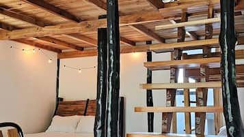 1 bedroom, desk, WiFi, bed sheets