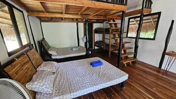 1 habitación, escritorio, wifi y ropa de cama