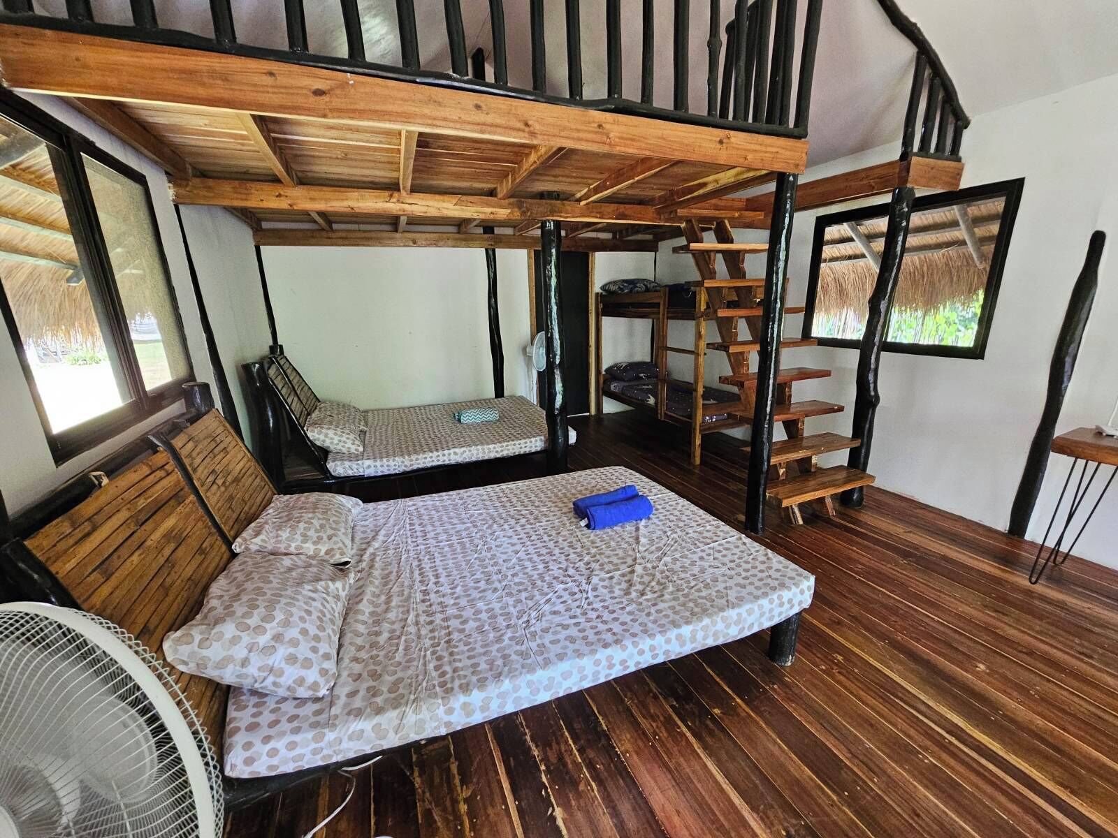 1 bedroom, desk, WiFi, bed sheets