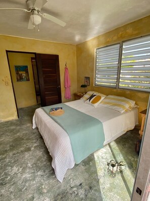 3 bedrooms, desk, free WiFi, bed sheets