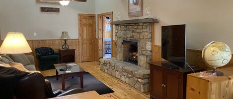 Smart-TV, peis, fotballspill og bøker