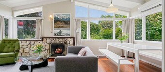 Kiwiana Cottage 1 minute walk to the lake