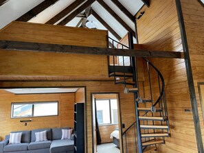 Interior - Relax in Hawai - The lake is right there (Taupo)