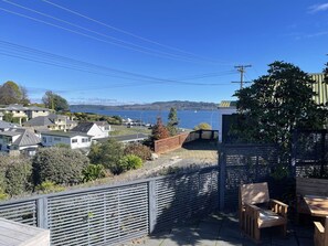 Unclassified image, 2 of 28, button