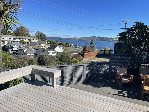 Unclassified image, 1 of 28, button