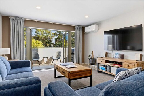 Tui Unit - So close to the lake +Pool