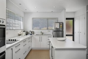 Frigorifero, microonde, forno, macchina per tè/caffè