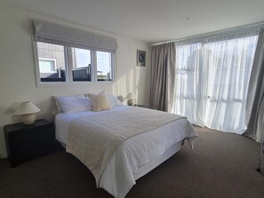 2 chambres, fer et planche à repasser, lit parapluie, Wi-Fi