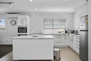 Unclassified image, 5 of 29, button