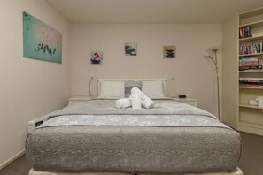 1 bedroom, iron/ironing board, travel cot, WiFi