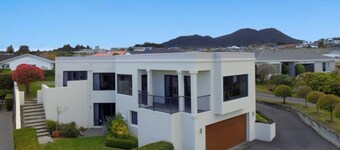 Studio 28 Deluxe King Unit