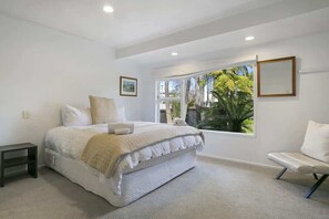 4 bedrooms, iron/ironing board, travel cot, WiFi