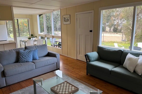 TV, fireplace, DVD player, books