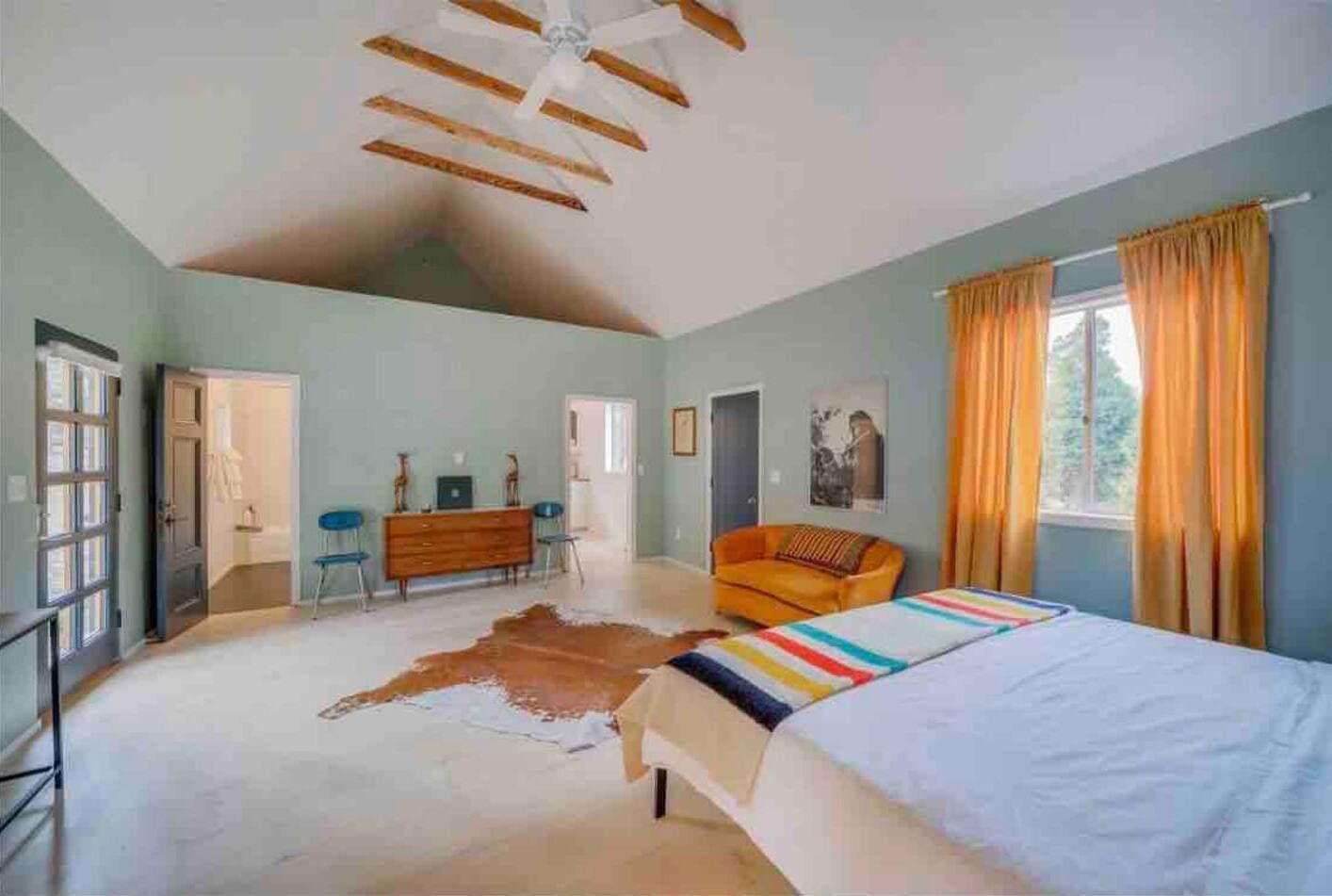 1 bedroom, desk, iron/ironing board, travel cot