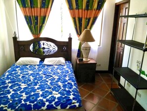 5 Schlafzimmer, Schreibtisch, kostenloses WLAN, Bettwäsche