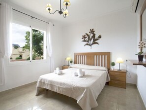 10 bedrooms, iron/ironing board, travel cot, free WiFi - Wonderful private villa for 21 guests with A/C, WIFI, private pool, TV, patio and pets allowed (Benissa)