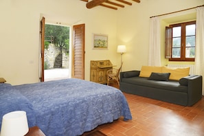 6 bedrooms, desk, iron/ironing board, free WiFi - Podere Apostoli, Bagno a Ripoli, Italy (Bagno a Ripoli)
