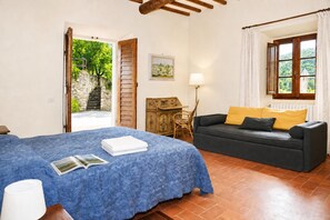 6 habitaciones, escritorio, tabla de planchar con plancha y wifi gratis