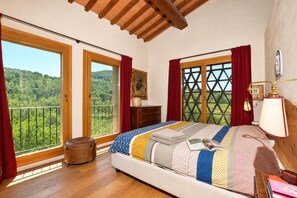 6 habitaciones, escritorio, tabla de planchar con plancha y wifi gratis