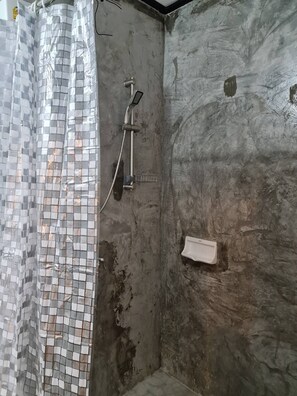 Free toiletries, hair dryer