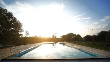Piscine extérieure