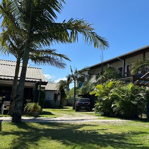 Economy-Dreibettzimmer | Terrasse/Patio